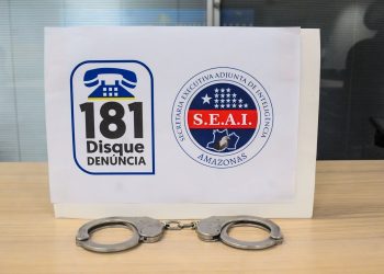 Denúncias enviadas pela população ao 181, da Secretaria de Segurança Pública do Amazonas (SSP-AM), auxiliaram as Forças de Segurança ao longo de 2025, na prisão de suspeitos envolvidos em crimes de homicídios, tráfico de drogas, estupro de vulneráveis e roubos. As informações, também, auxiliaram na apreensão de drogas e no combate aos crimes contra o meio ambiente.
