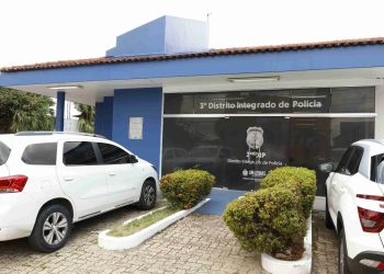 Homem que fugiu após tentativa de homicídio e causou acidente que matou policial rodoviário é preso em Manaus