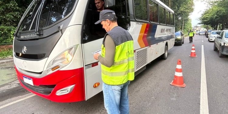 Prefeitura reforça fiscalização e combate ao transporte clandestino em Manaus
