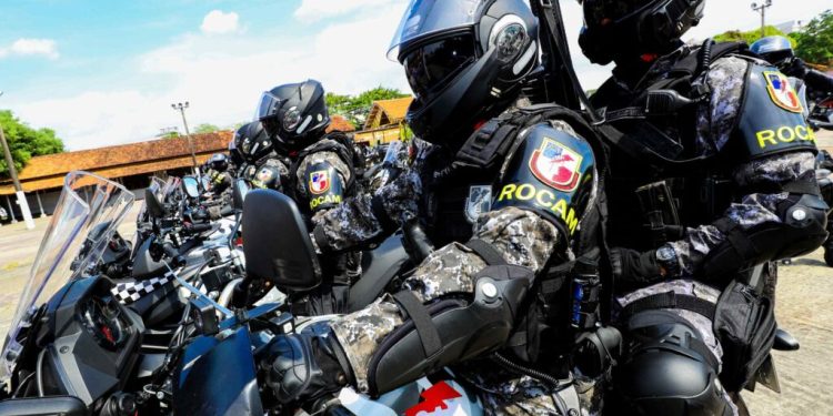 Polícia Militar do Amazonas amplia patrulhamento ostensivo em áreas de difícil acesso com uso de motocicletas