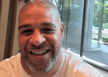 Imperador diz que tudo foi resolvido após ameaçar bandidos por golpe na mãe