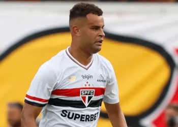 Corinthians e São Paulo acertam o empréstimo de Alisson; veja valores