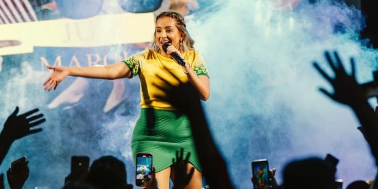 Jú Marques grava novo DVD em Manaus e dá início ao projeto “Seresta de Verão”