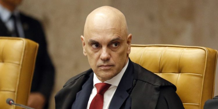 Moraes autoriza visitas de filhos e enteada a Bolsonaro