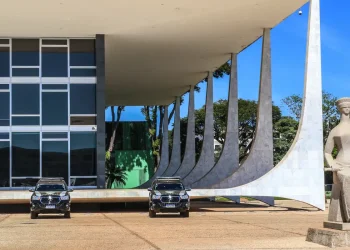 Moraes manda prender Filipe Martins, ex-assessor de Bolsonaro