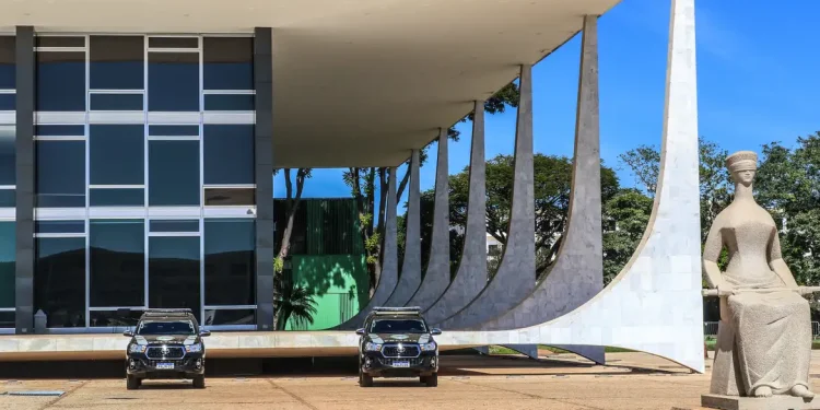 Moraes manda prender Filipe Martins, ex-assessor de Bolsonaro