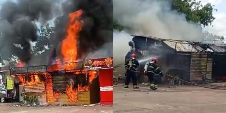 Vídeos: Incêndio destrói lanchonete na Orla do Amarelinho