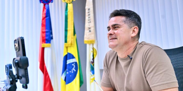 David Almeida renuncia à prefeitura de Manaus para disputar governo do Amazonas