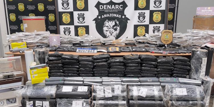 PC-AM apreende mais de 200 quilos de cocaína e skunk avaliados em R$ 6,1 milhões