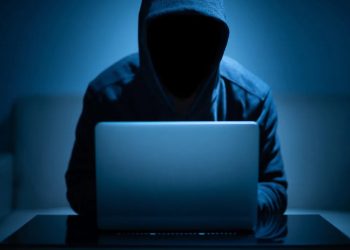 Fraudes bancárias digitais disparam no Brasil em 2025