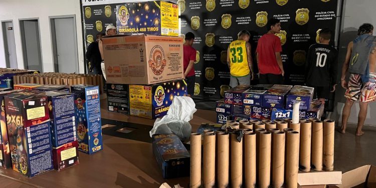 Apologia ao crime: polícia prende cerca de 40 pessoas e apreende adolescentes durante queima de fogos