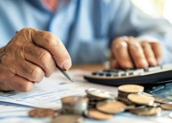 Justiça garante aposentadoria e adicional de 25% a amazonense com doença neurológica