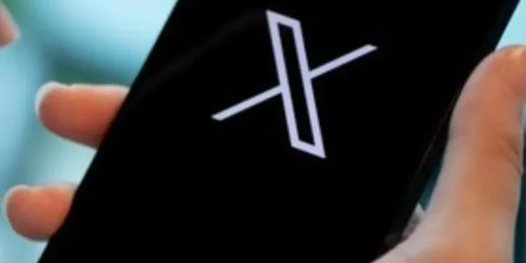 X é alvo de buscas em Paris em investigação sobre abuso infantil e deepfake