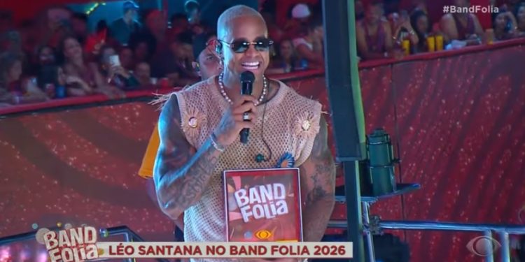 Léo Santana ganha o Troféu Band Folia de Melhor Cantor