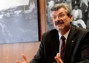 Marco Buzzi está sendo pressionado a pedir voluntariamente a aposentadoria