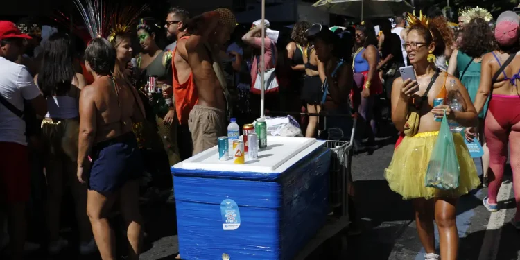 Saiba como se prevenir dos golpes financeiros no carnaval