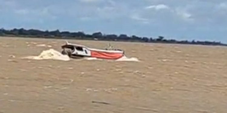 Naufrágio de embarcação termina com três mortos e sete desaparecidos