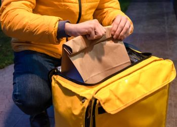 Páscoa deve impulsionar em até 20% o faturamento de restaurantes e deliverys em Manaus