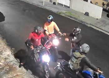 Vídeo: criminosos roubam motocicleta no bairro Cidade Nova