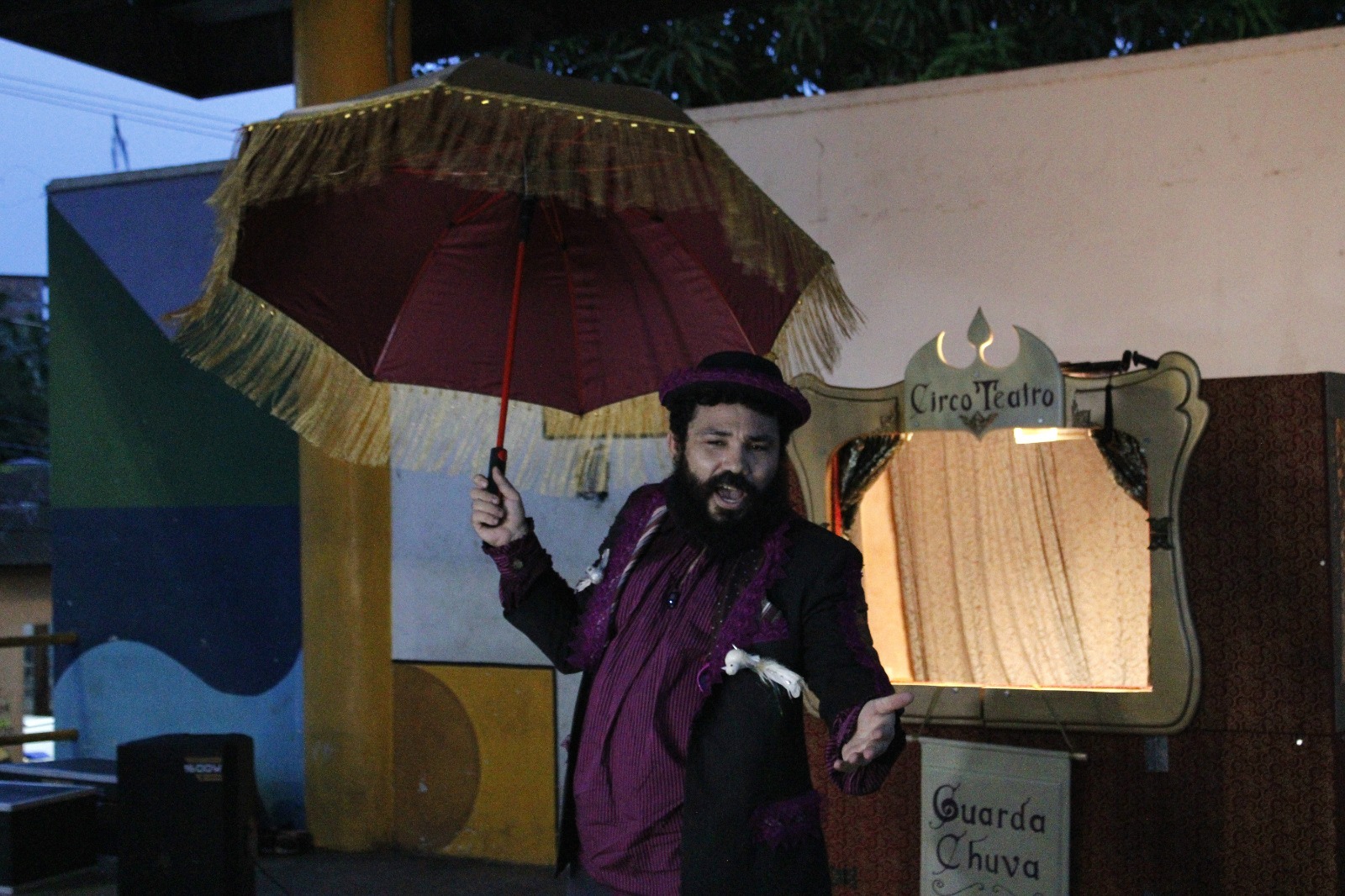 ‘Circo Teatro Guarda-Chuva’ chega às comunidades de Manaus com mensagem sobre a preservação do meio ambiente