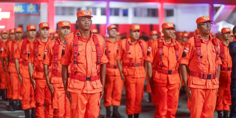 Novos soldados do Corpo de Bombeiros do Amazonas celebram conquista após 10 meses de formação