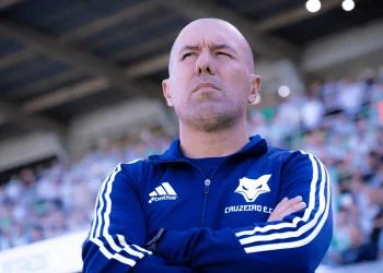 Flamengo acerta com Leonardo Jardim para substituir Filipe Luís; entenda