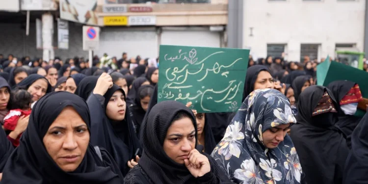 Embaixador do Brasil no Irã: derrubar o regime será tarefa sangrenta