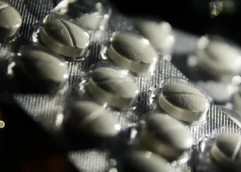 Câmara aprova regras para comercialização de remédios em supermercados