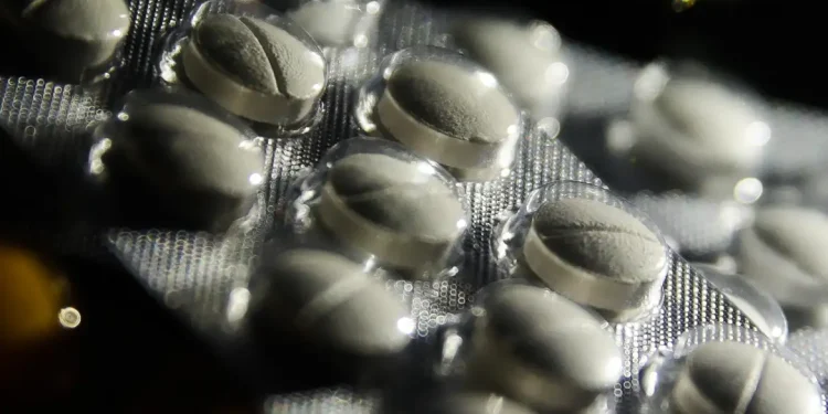 Câmara aprova regras para comercialização de remédios em supermercados