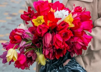 Dia Internacional da Mulher: procura por flores aquece mercado em Manaus
