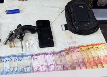 Polícia Civil prende dupla por dois roubos seguidos em postos de combustíveis, em Carauari