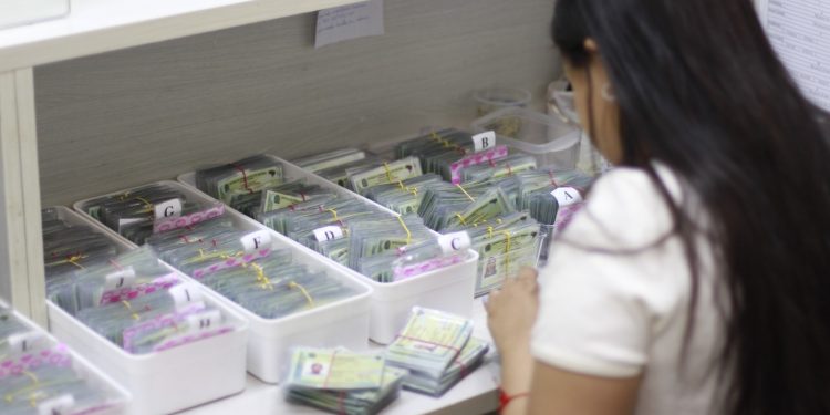 Mais de 22 mil carteiras de identidade emitidas pela SSP-AM estão esquecidas nos PACs