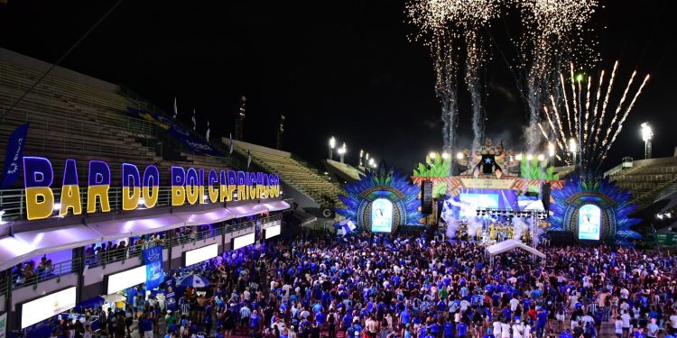 Ensaio dos Bumbás 2026: Bar do Boi Caprichoso leva a força da nação azulada ao Sambódromo de Manaus