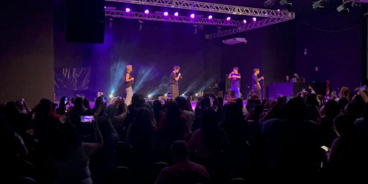 Way Better World Tour reuniu dezenas de fãs de k-pop em Manaus