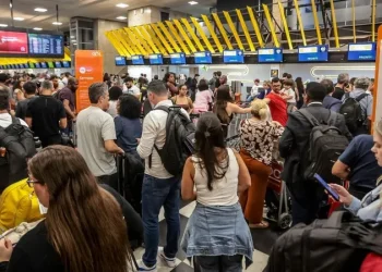 Operações voltam em aeroportos de SP após pane em controle de tráfego