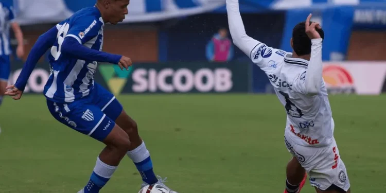 Depois de 4 jogos equilibrados, Série B tem novo líder; veja resultados