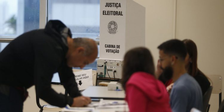 Número de eleitores com mais de 60 anos cresceu 74%, aponta pesquisa