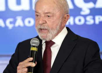 Lula quer incluir inadimplentes do FIES em pacote contra endividamento