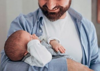 Licença-paternidade avança para 20 dias e cria salário-paternidade no Brasil