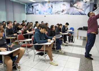 Desenrola Fies: estudante pode renegociar dívida a partir desta quarta