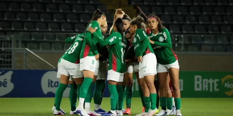 Palmeiras derrota Botafogo e se aproxima da liderança no BR Feminino