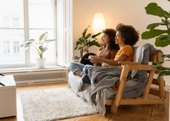 Conforto acústico e iluminação lideram tendências da arquitetura voltadas ao bem-estar, afirma especialista