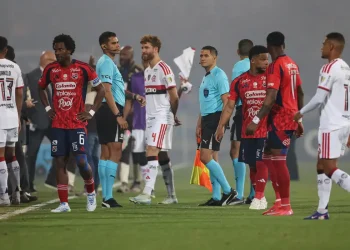 Jogo do Flamengo na Libertadores é cancelado por atos de vandalismo