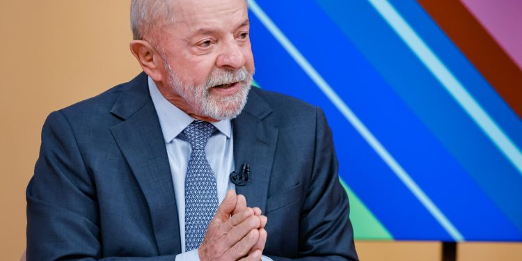 Lula participa da entrega de 576 moradias do Minha Casa, Minha Vida em Manaus nesta terça-feira (26)