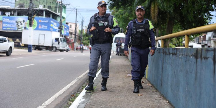 Operação Segurança Presente reforça policiamento nas ruas da zona oeste de Manaus