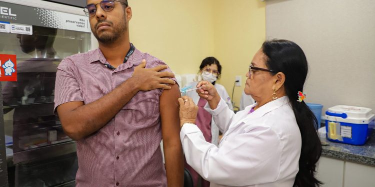 Viajantes da Copa do Mundo devem se atentar para atualização vacinal contra sarampo e febre amarela