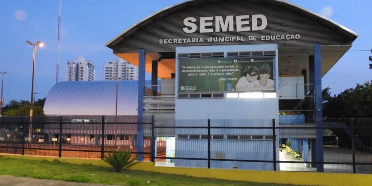 Novos 325 concursados são nomeados em Manaus para atuação na Semed
