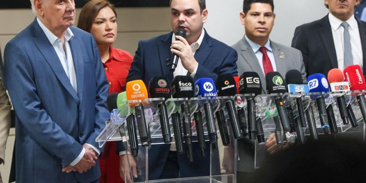 Roberto Cidade promove reforma administrativa e troca comando de 11 secretarias no AM