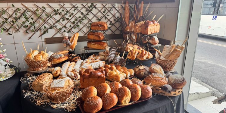 Instabilidade geopolítica afeta cadeia produtiva do trigo, gerando alta de preço do pão francês, em abril