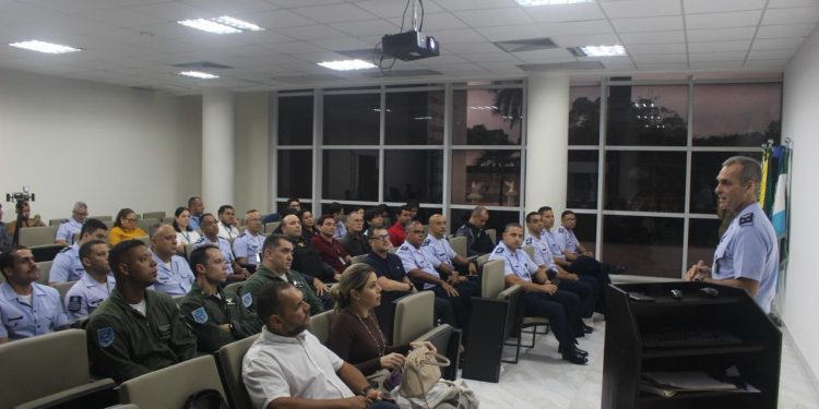 FAB realiza reunião para discutir segurança do espaço aéreo durante o 59º Festival de Parintins